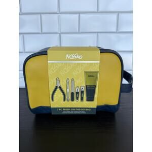 Mossimo 7-Piece Fresh On-The-Go Personal Care Bag – NWT